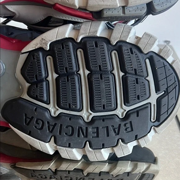 Balenciaga Men's Black and White Sneakers - Picture 8 of 9